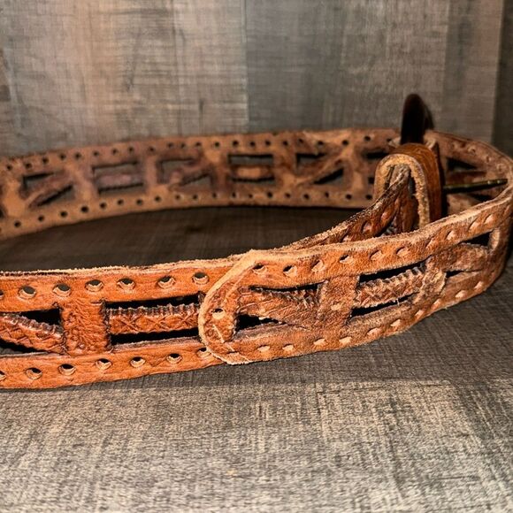 Man-made/handcrafted leather belt‎ - Picture 2 of 9